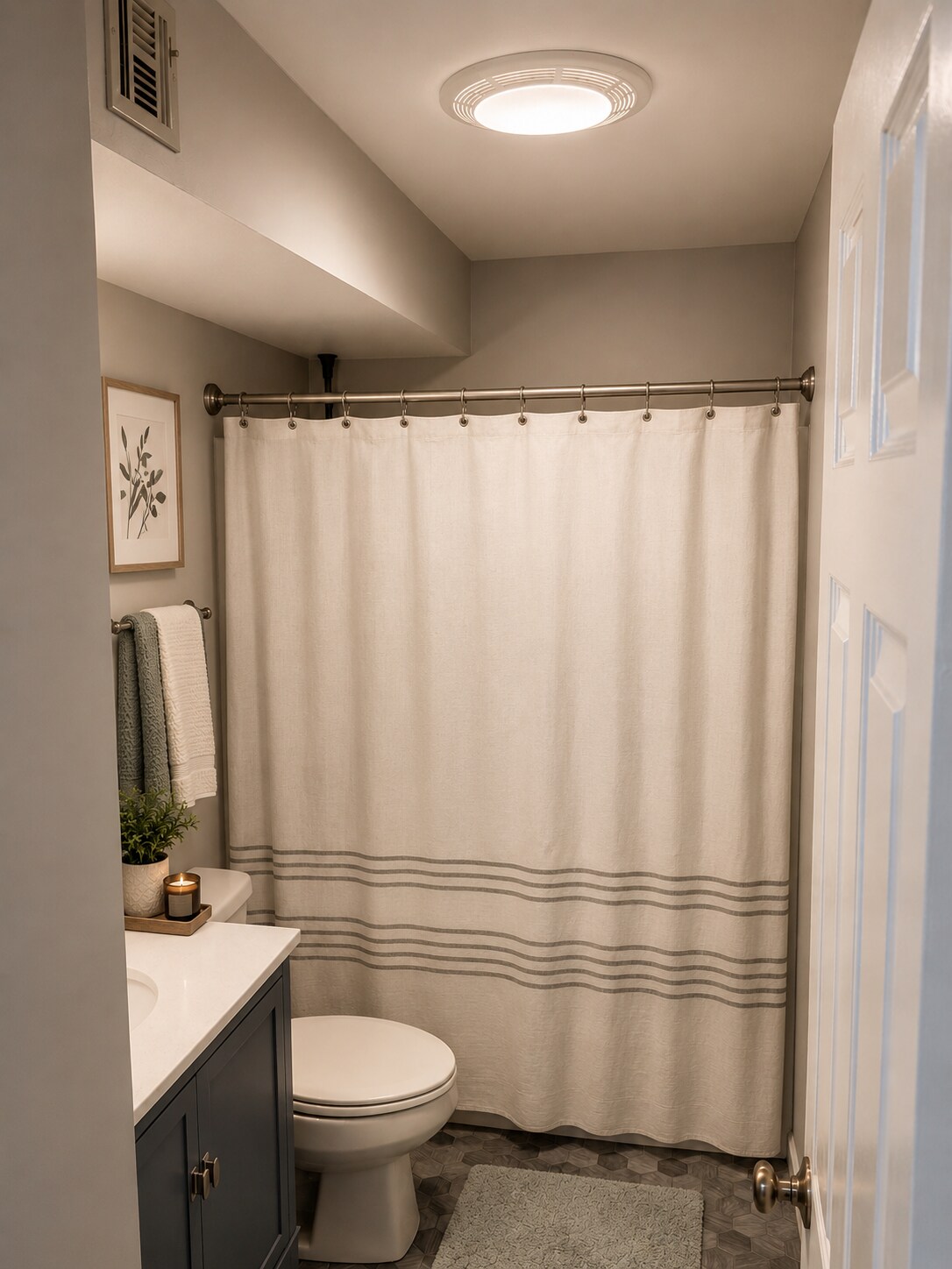 Full Bath - 327 Plantation St