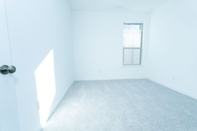 Building Photo - BRAND NEW 2025 Construction - 4BR/3BA Single-Family Home in Northlake Estates