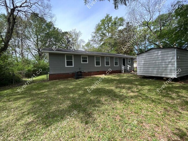 Building Photo - 160 Meadowview St