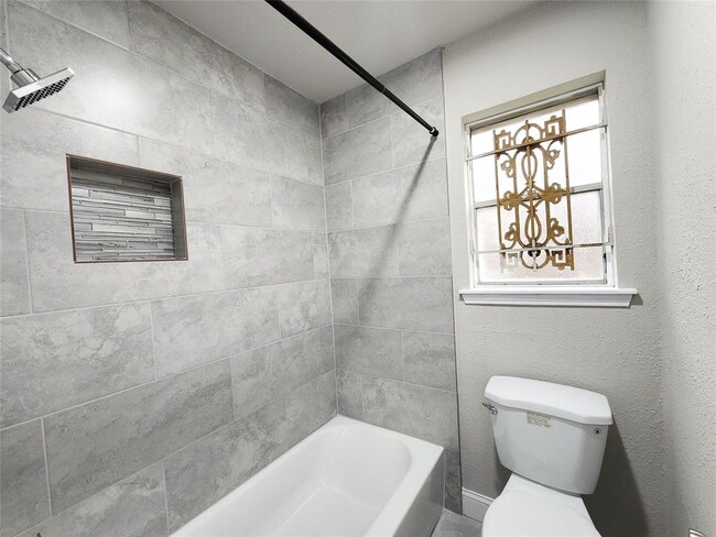 Building Photo - 4446 Busiek St