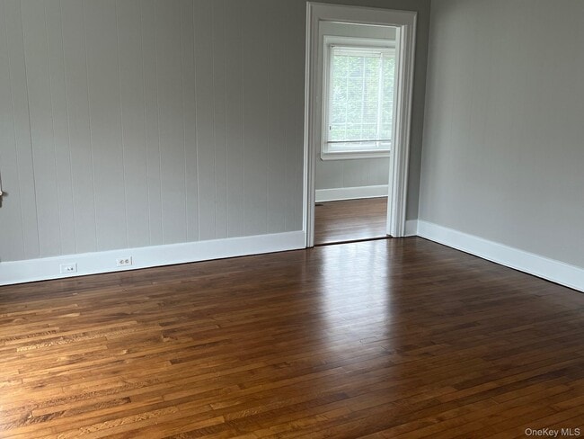 Building Photo - 100 Grant St