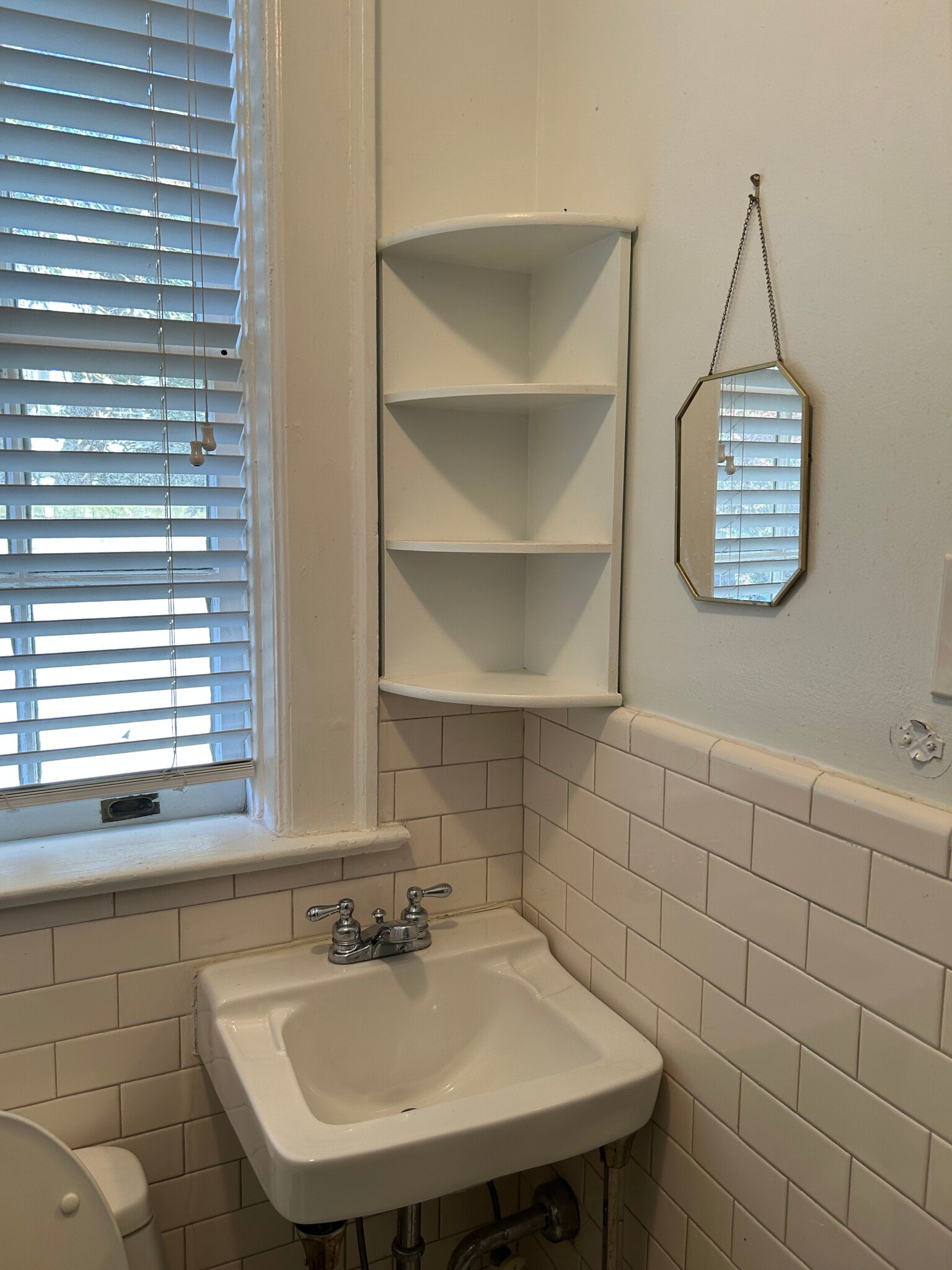 Building Photo - 61 16th St NE