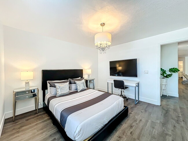 Building Photo - Seurat Street, Orlando, FL 32819 - 4 BR 2 BA condo