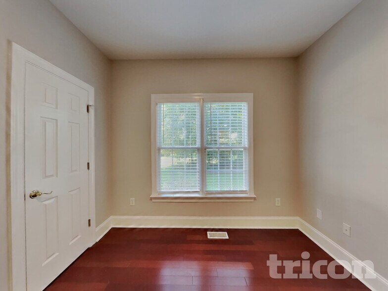 Building Photo - 1585 Deer Run Ct