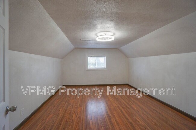 Building Photo - 2901 Fruit Valley Rd