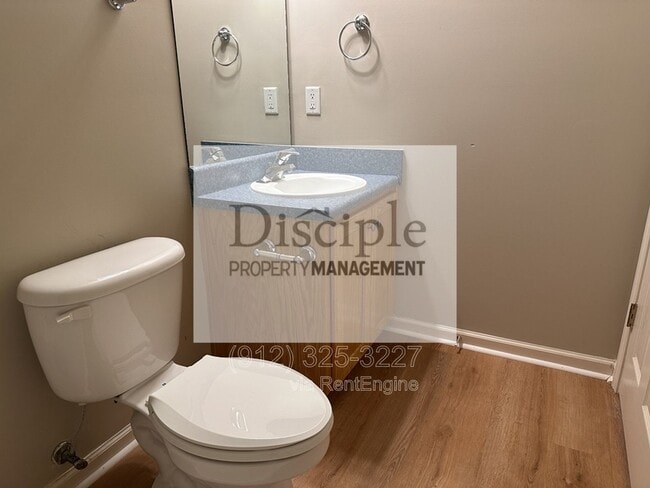 Building Photo - 355 Shady Oak Cir