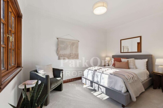 Building Photo - Short term, furnished possible for this magnificent home.