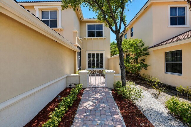 Building Photo - 3945 Torres Cir