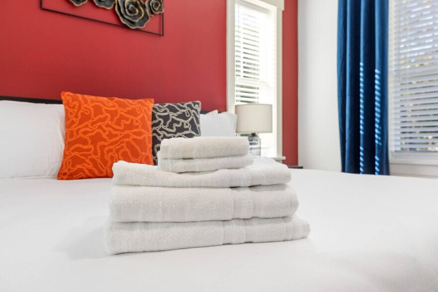 Building Photo - 806 Colorado Ave