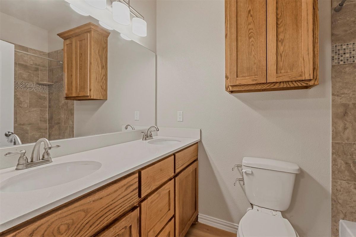 Building Photo - 731 W Morton St