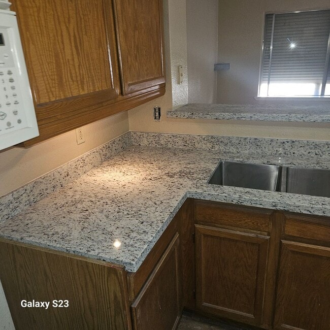 Building Photo - 3 Bedroom 2 Bath SFR Peoria AZ