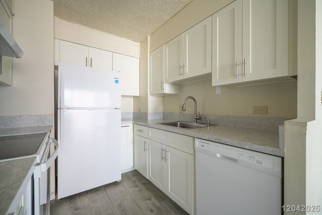 Building Photo - $2700.00 | 2bd/2ba Condominium in Century West (Salt Lake)