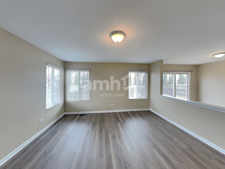 Building Photo - 3103 Meadowsedge Ln