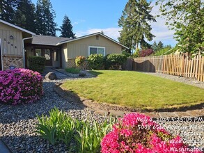 Building Photo - University Place Custom Rambler home for R...