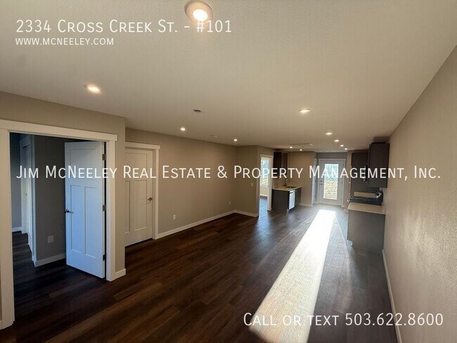 Building Photo - 2334 Cross Creek St