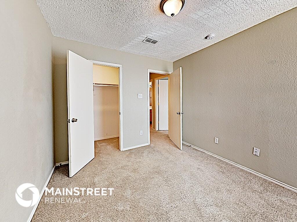 Building Photo - 1132 Sandalwood Dr