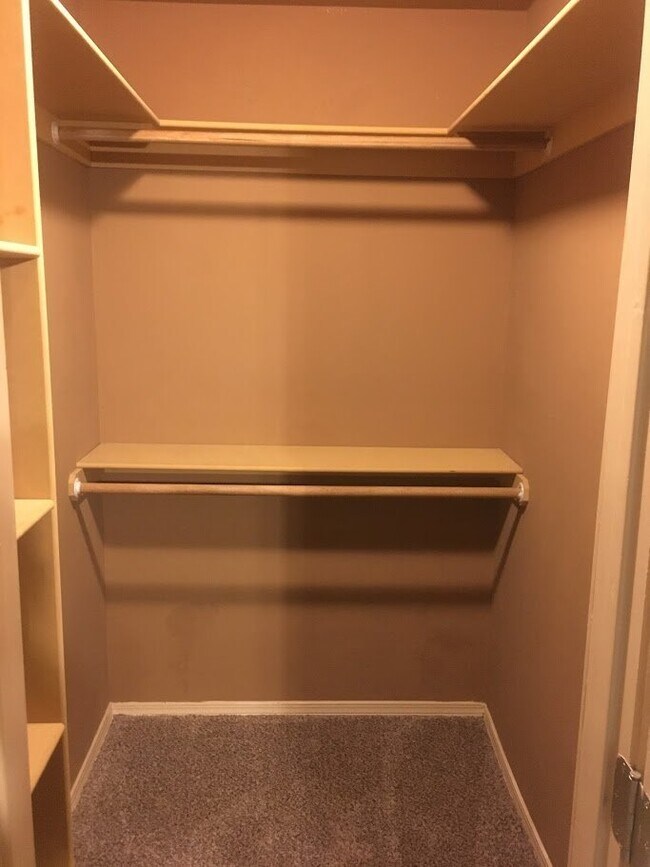 Building Photo - 719-721 N Storer Ave