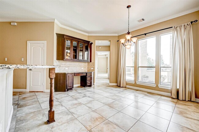 Building Photo - 2914 Cotswold Lane