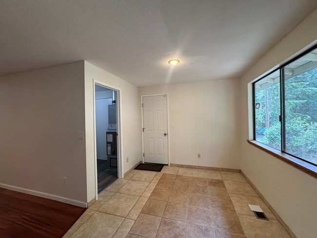 Building Photo - Tranquil 3 bedroom Rambler!!!