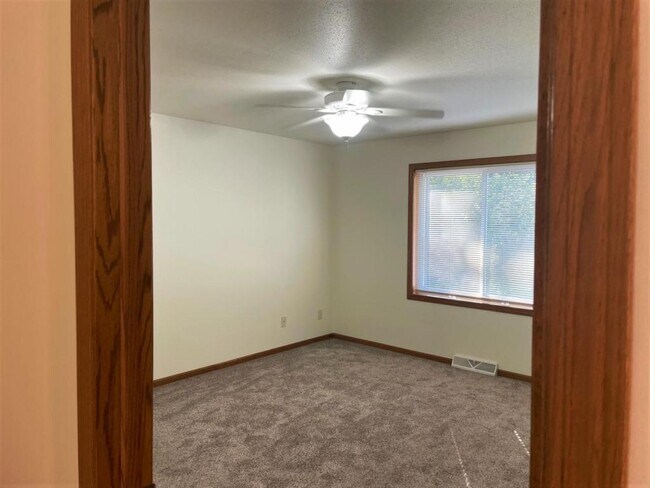 Building Photo - 640 Angel Court