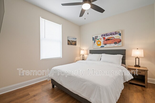 Building Photo - 24 Sawyer St