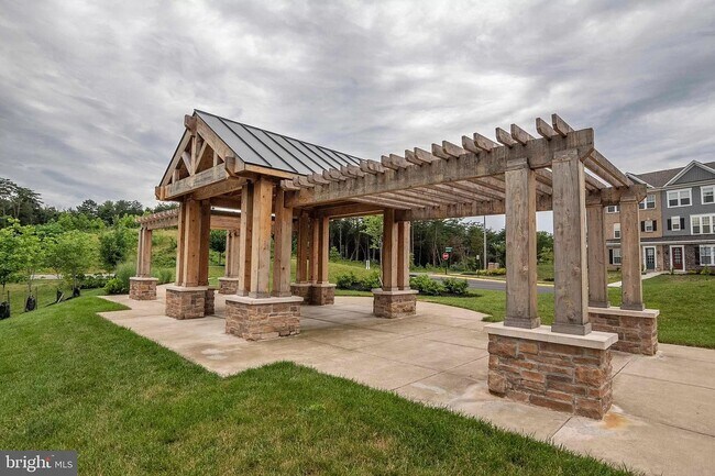 Building Photo - 6002 Camerons Ferry Dr