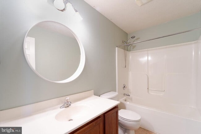 Building Photo - 104 Stingray Ct