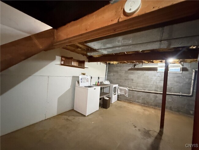 Building Photo - 1336 Westcott St