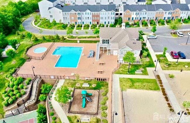 Building Photo - 6404 Fernandez Ct