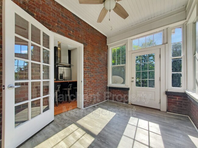 Building Photo - 9 David St