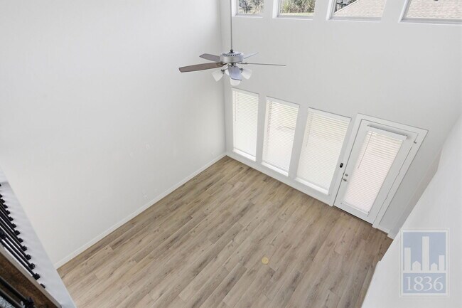 Building Photo - 216 Monrovia Wy