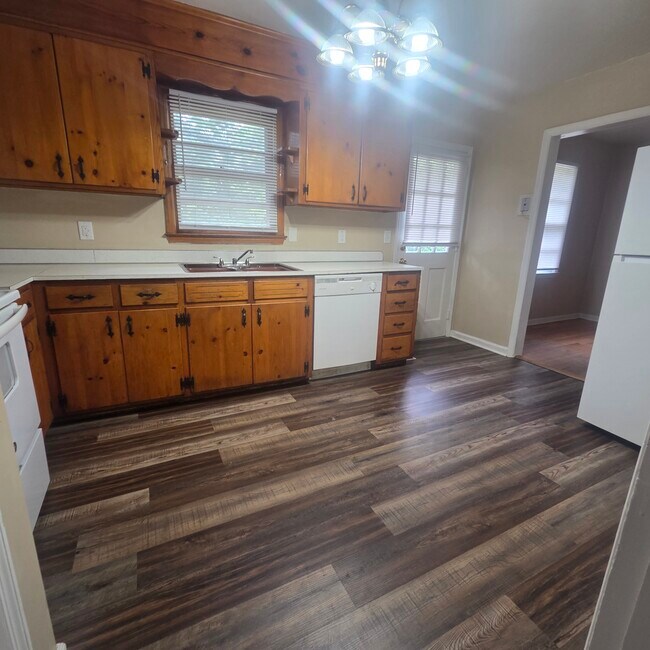 Building Photo - 2916 Walden Dr