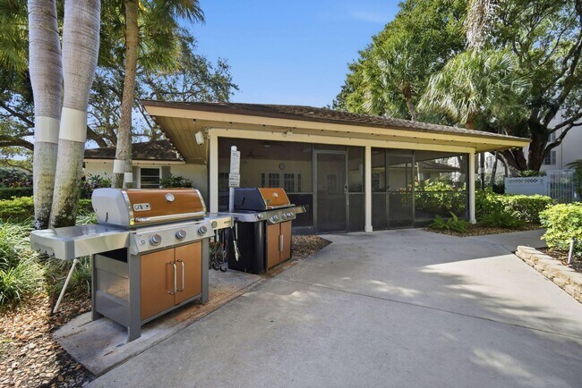 Building Photo - 3507 Oaks Way