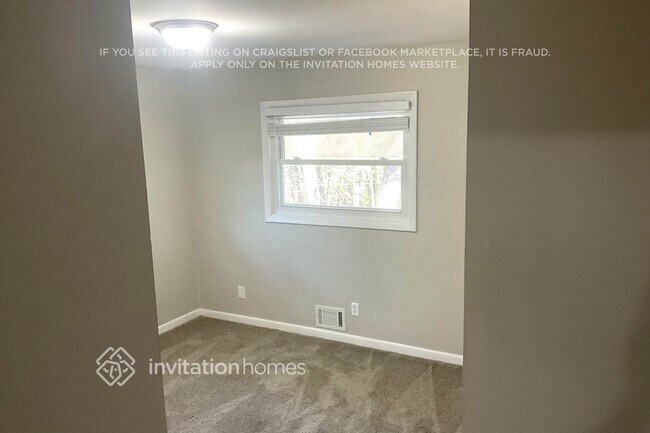 Building Photo - 3697 Glen Falls Dr