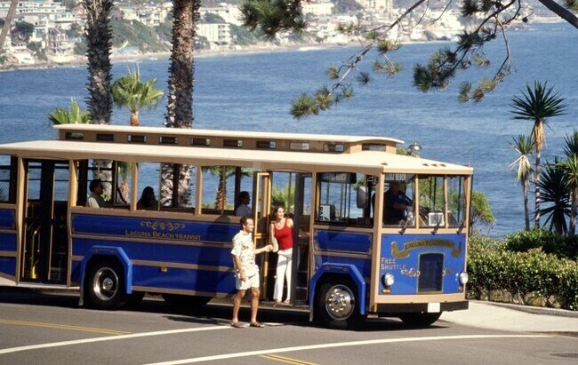 Building Photo - Gorgeous Contemporary Hilltop Laguna Beach Home - PANORAMIC OCEAN & CATALINA VIEWS!