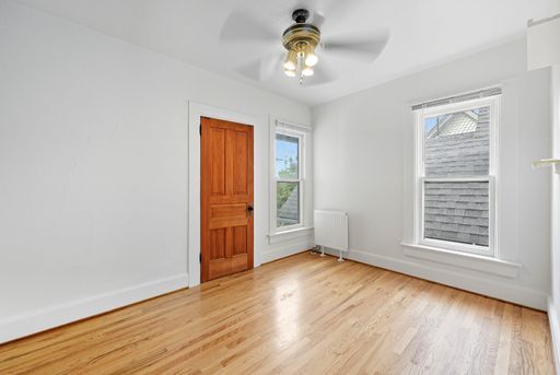 Building Photo - Charming 1-Bedroom Apartment in Desirable ...