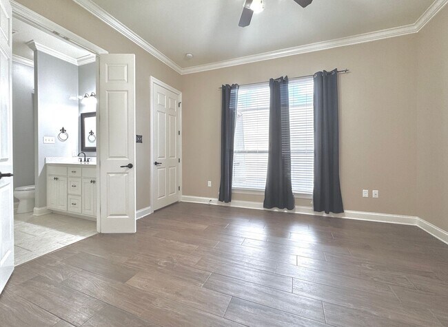 Building Photo - 3 Bed, 2 Bath Home in Pelican Point – Spac...