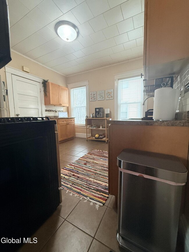 Building Photo - 16 Blakely Ct