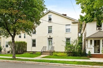 Building Photo - 74 Spruce St