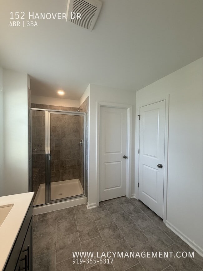 Building Photo - 152 Hanover Dr