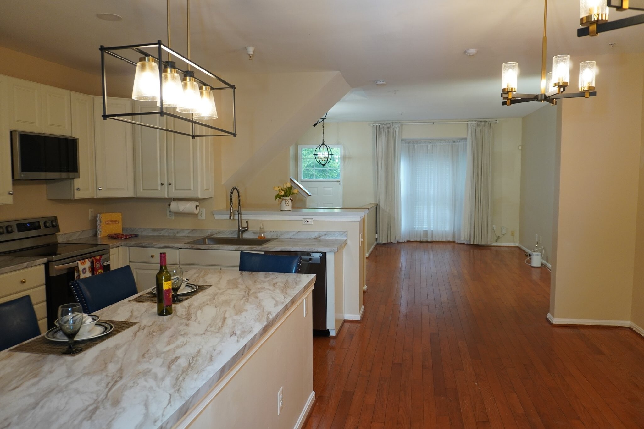 Building Photo - 8381 Township Dr