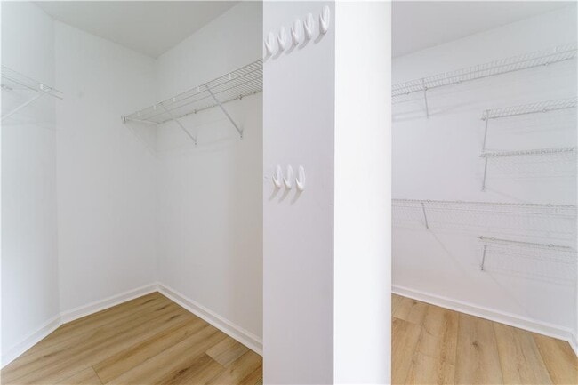 Building Photo - 3272 Pomarine Ln NW