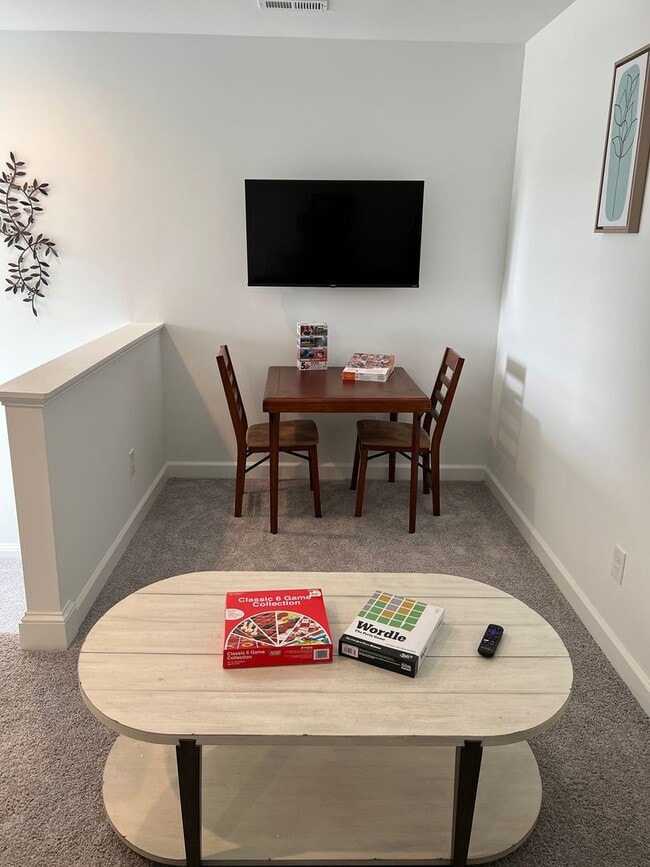 Building Photo - Beautiful Home in the Westhill Community - 6 Months Lease