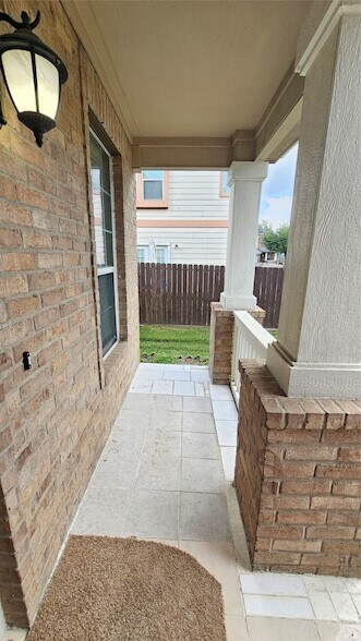 Building Photo - 7918 Barnes Ridge Ln
