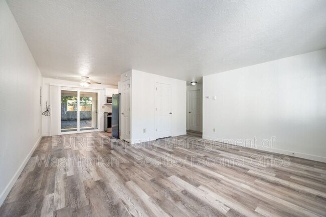 Building Photo - 6417 151st St NW