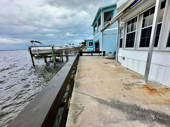 Building Photo - 10751 S Ocean Dr