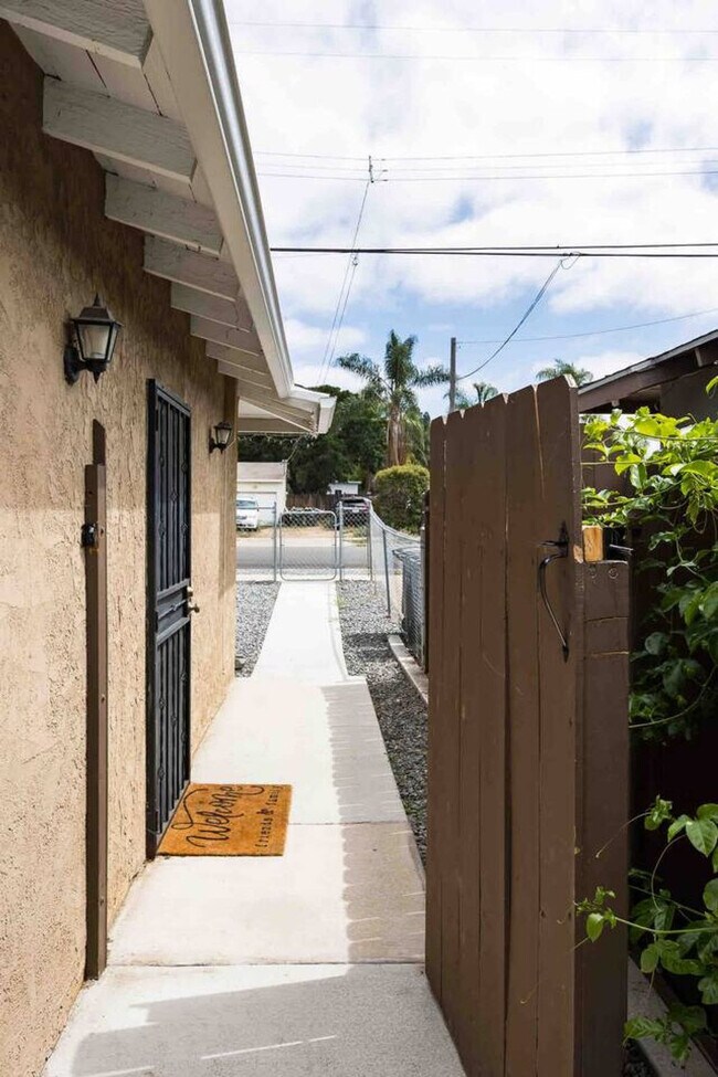 Building Photo - 910 S Lincoln Ave