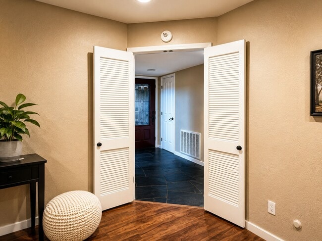 Building Photo - 820 Blue Bell Ct