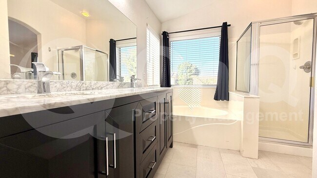 Building Photo - 1168 S Park Grove Ct