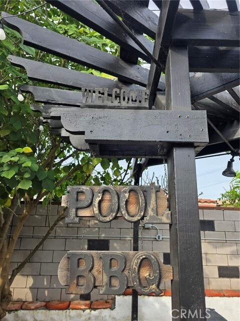 Building Photo - 917 Helmsdale Ave